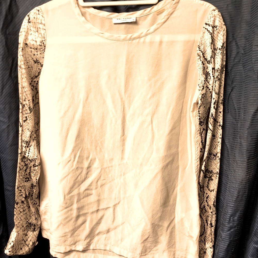 Equipment Silk Cream with Snake Print Sleeves